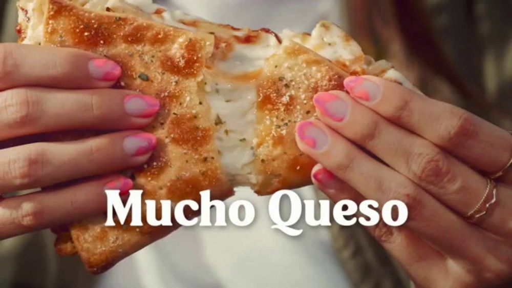 Pizza Hut Melts TV Spot, 'Lo nuevo de Pizza Hut' iSpot.tv