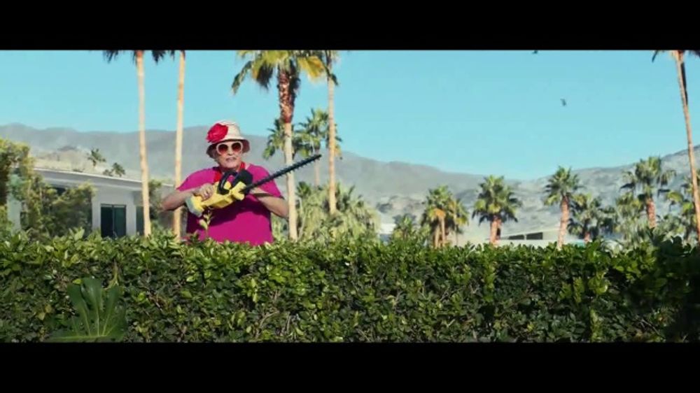 BMW iX TV Spot, 'Zeus & Hera' Featuring Arnold Schwarzenegger, Salma