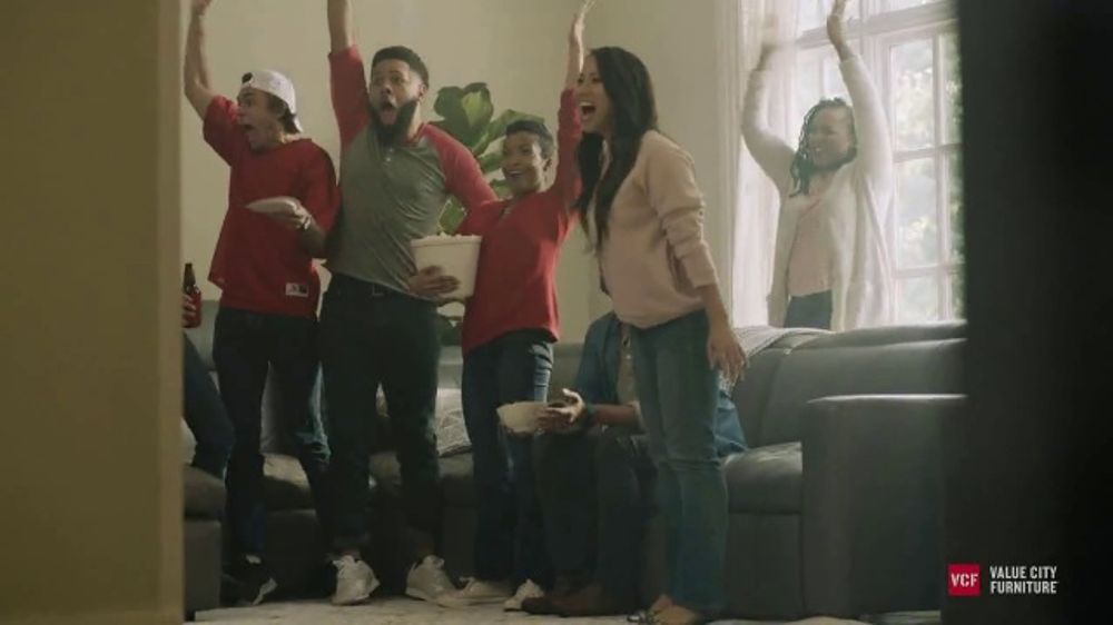 Value City Furniture Black Friday Sale TV Spot, 'Great Moments Deserve