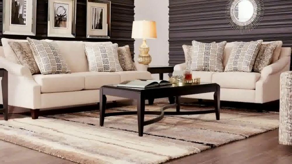 Rooms to Go Summer Sale and Clearance TV Spot, 'Sofa and Loveseat Sets