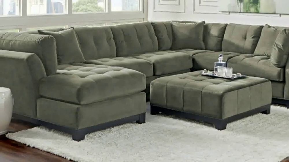 Rooms to Go Summer Sale and Clearance TV Spot, 'Three Piece Sectional