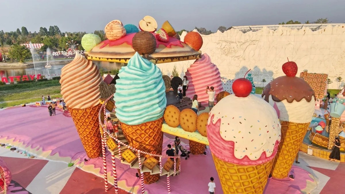 GREAT&GRAND Sweet Destination Candy Theme Park In Thailand With Giant