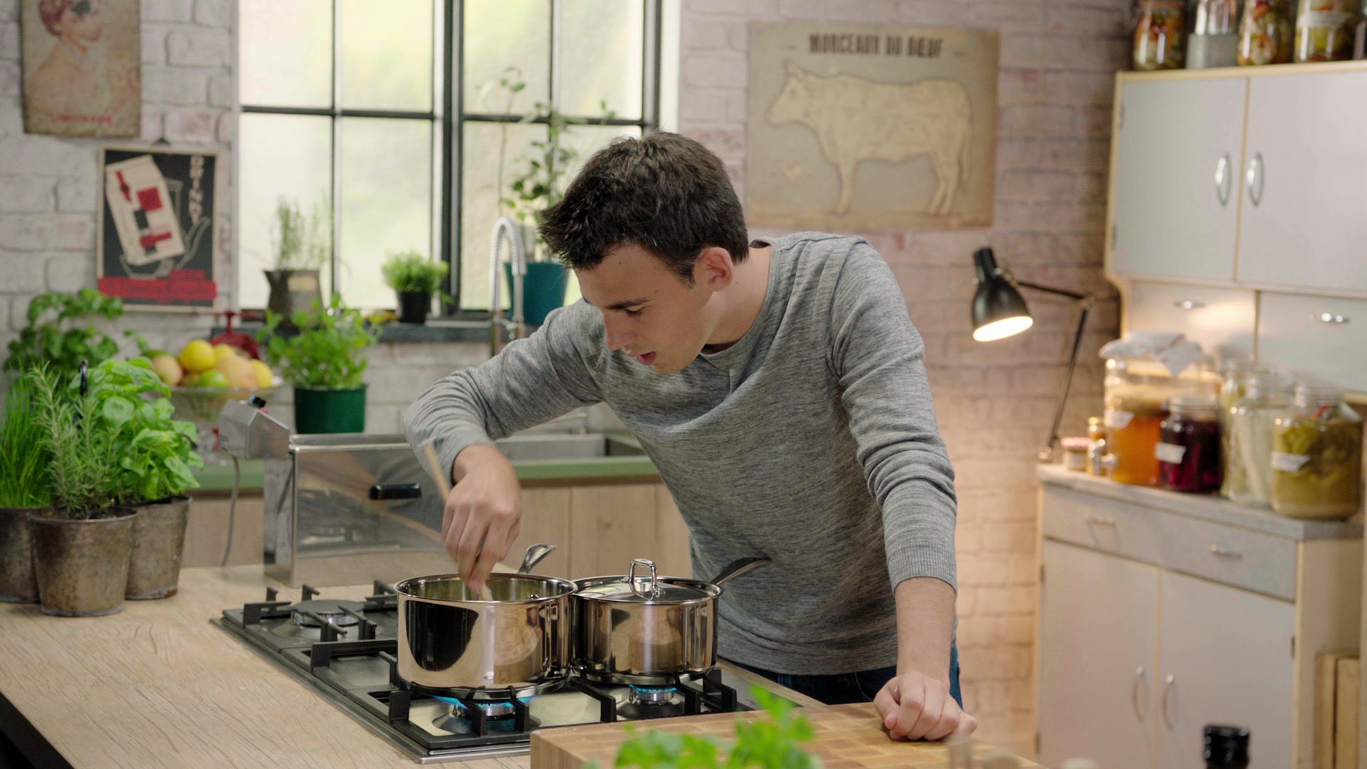 Loïc, fou de cuisine Arancini à la mozzarella RTLplay