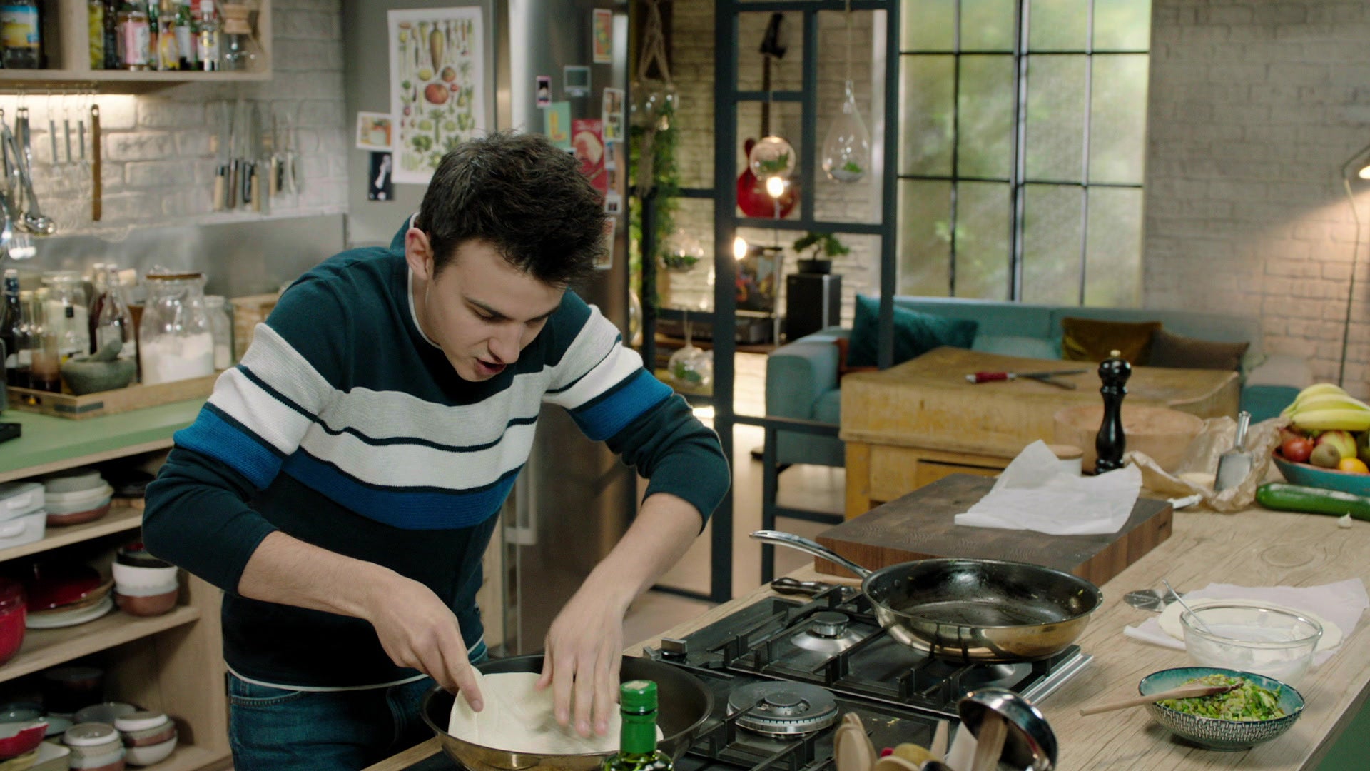 Loïc, fou de cuisine Pizza à la poêle RTLplay