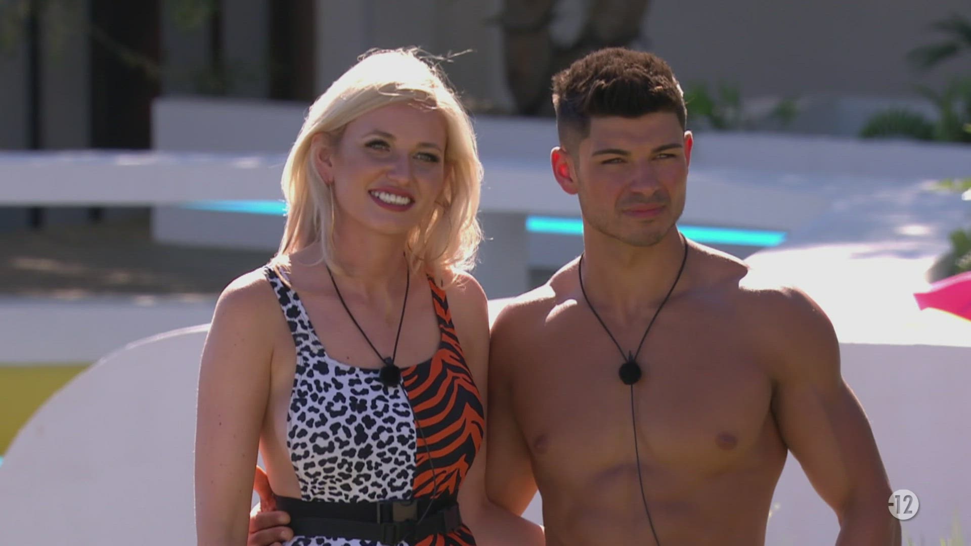 Love Island UK S5 E1 21/12/2021 6play