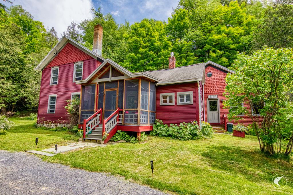 1255 Hurricane Rd, Keene NY 12942 Merrill L. Thomas