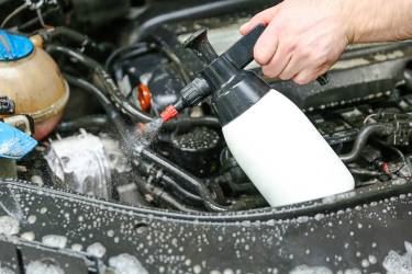 A Simple Guide to Engine Bay Cleaning | Airtasker US