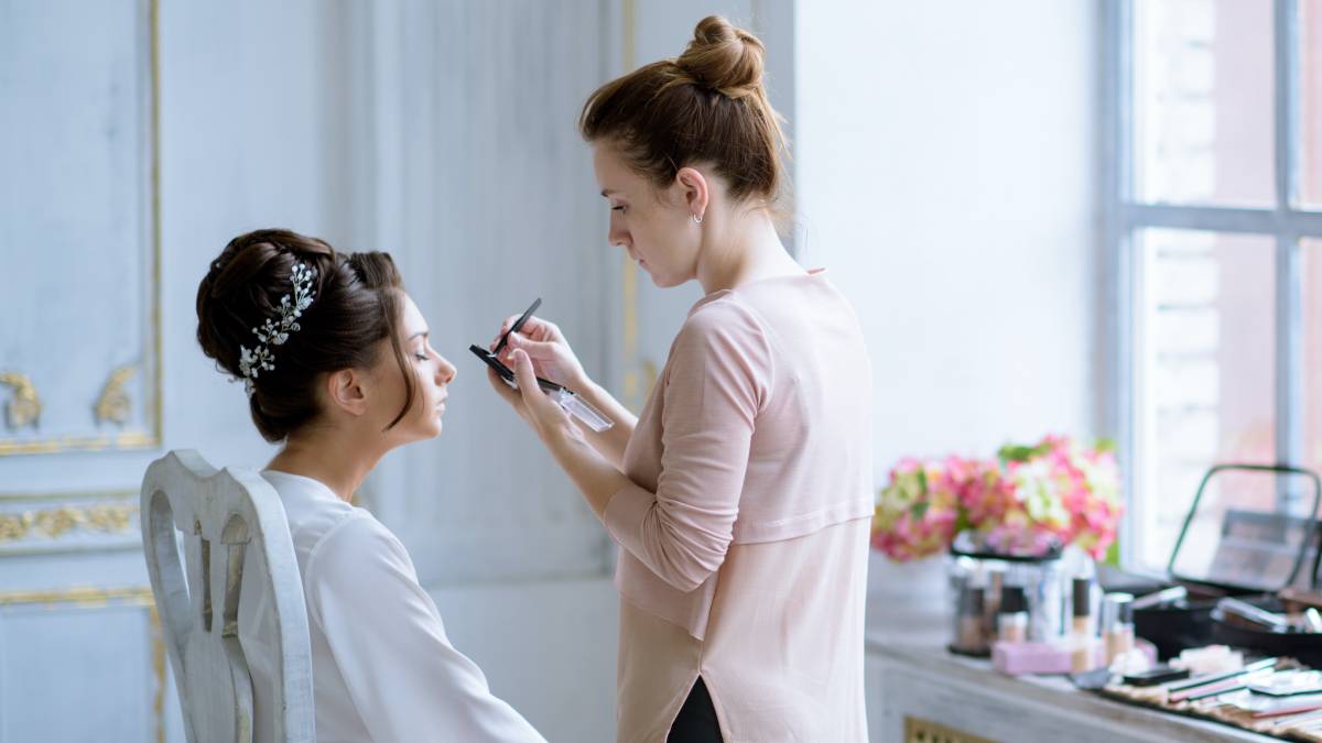 Top 10 Local Makeup Artists near you Airtasker UK