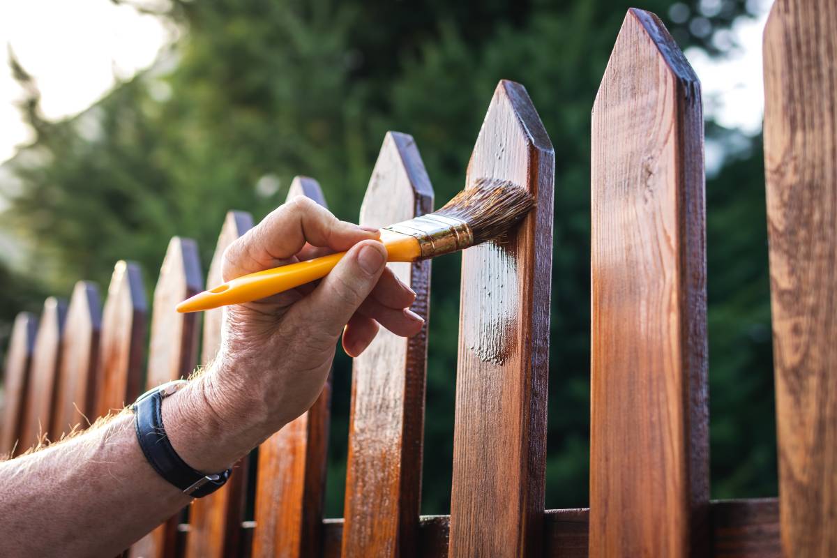 Top 10 Best Fence Painters near you Airtasker UK