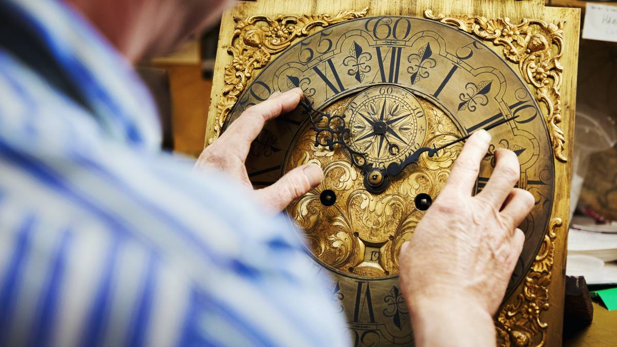 Clock Repair & Restoration Experts near you Airtasker UK
