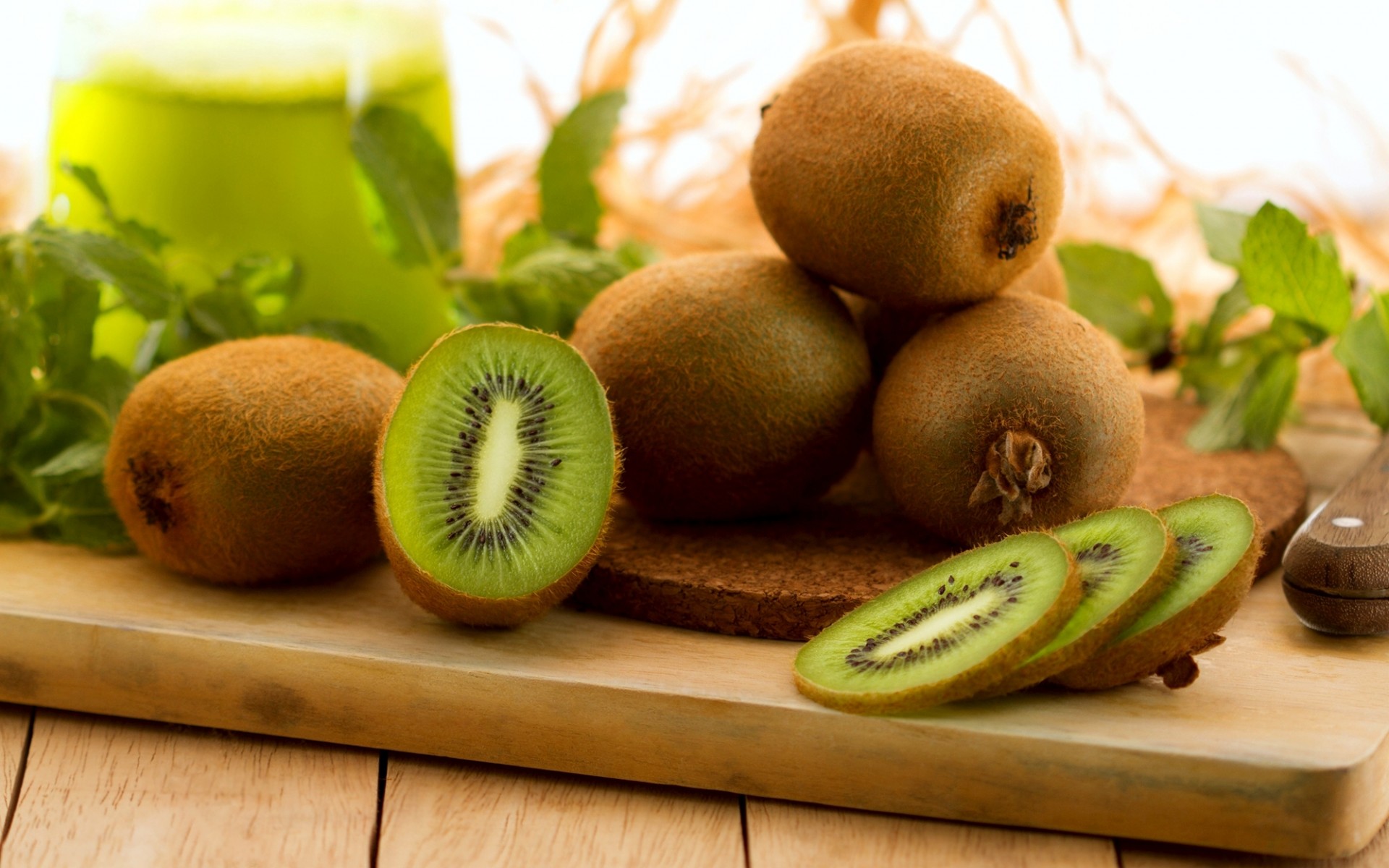 Download Food Kiwi HD Wallpaper