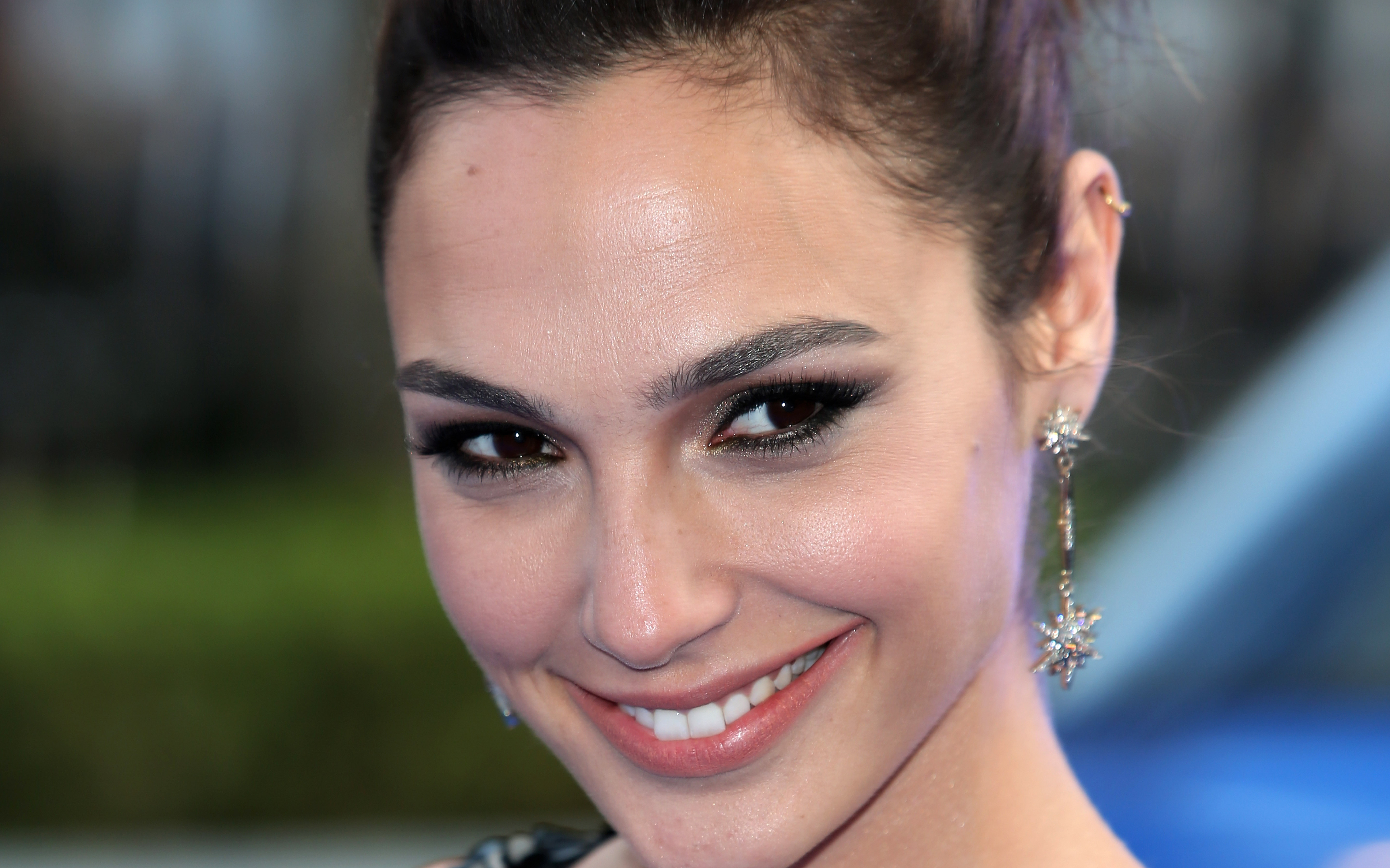 Stunning Gal Gadot HD Wallpaper of an Israeli Celebrity(03)