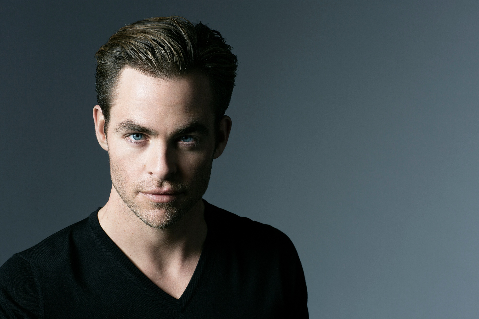 Chris Pine HD Wallpaper Background Image 2000x1333