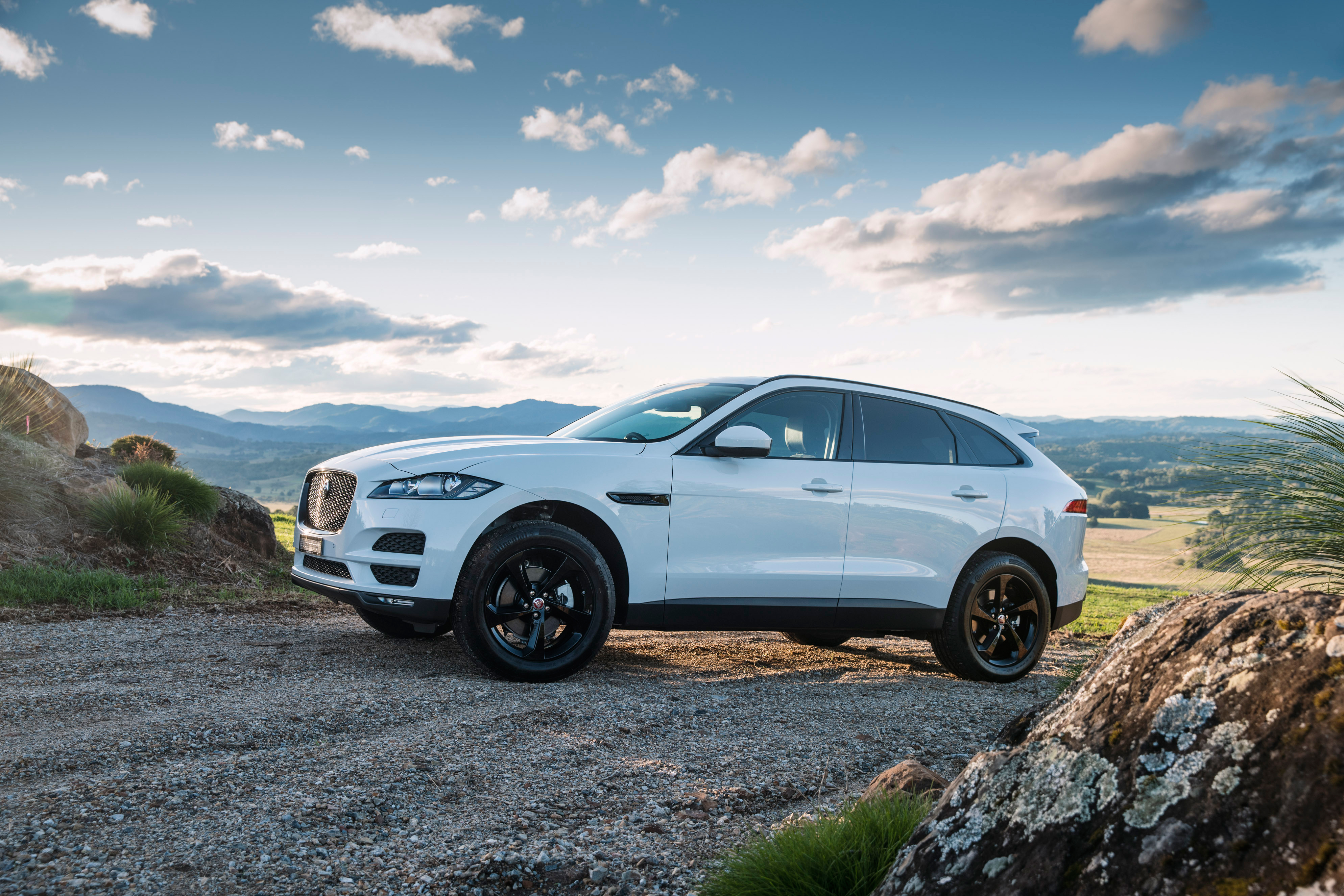 Download SUV White Car Car Jaguar (Car) Vehicle Jaguar FPACE 4k Ultra HD Wallpaper