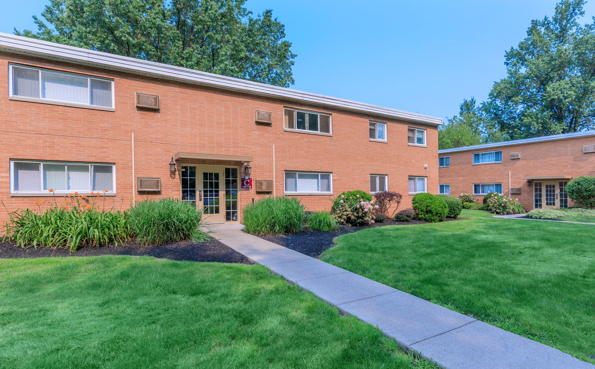 Vine East Apartment Living in Eastlake, OH