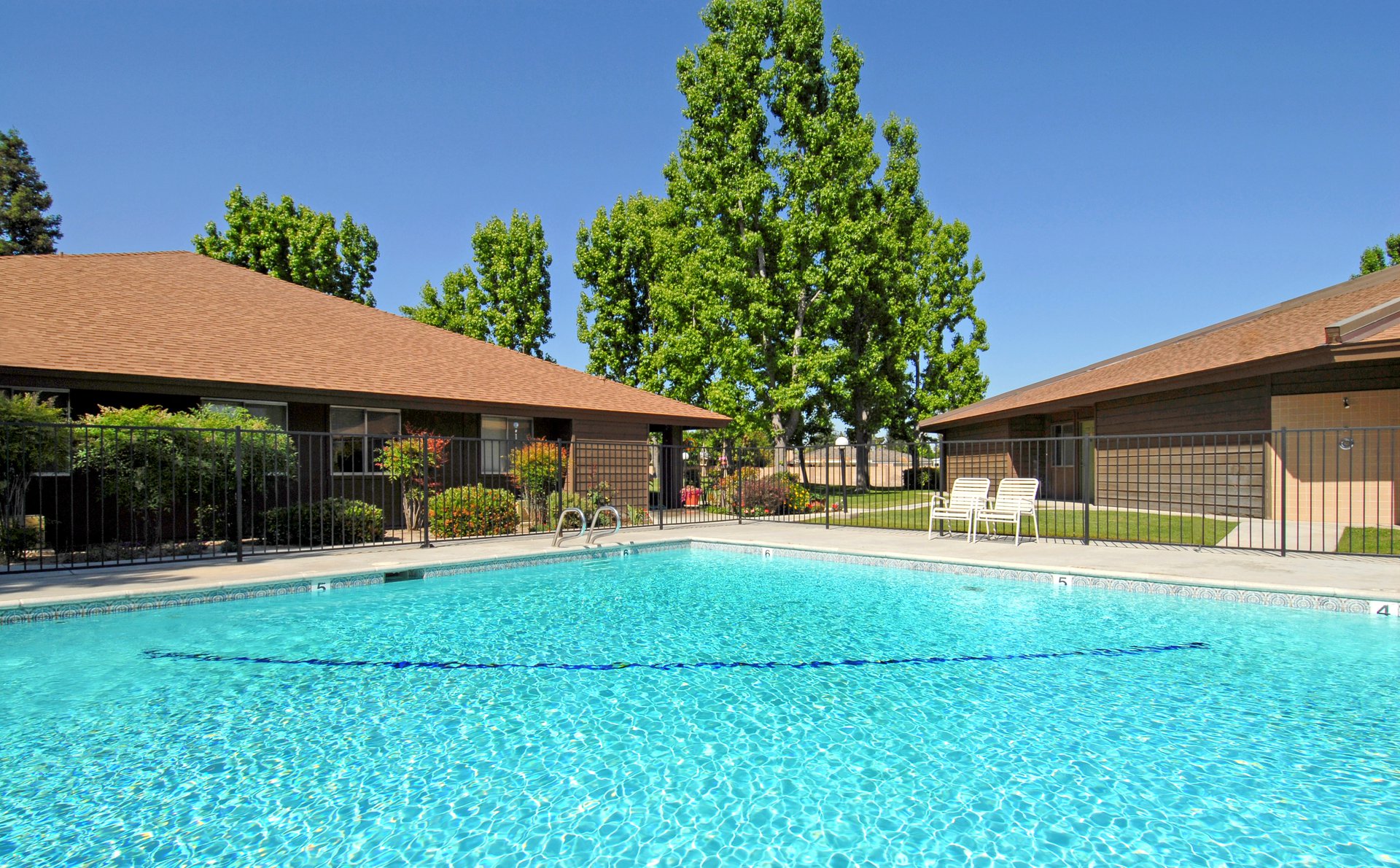 Redwood Glen Apartments Apartment Living in Bakersfield, CA
