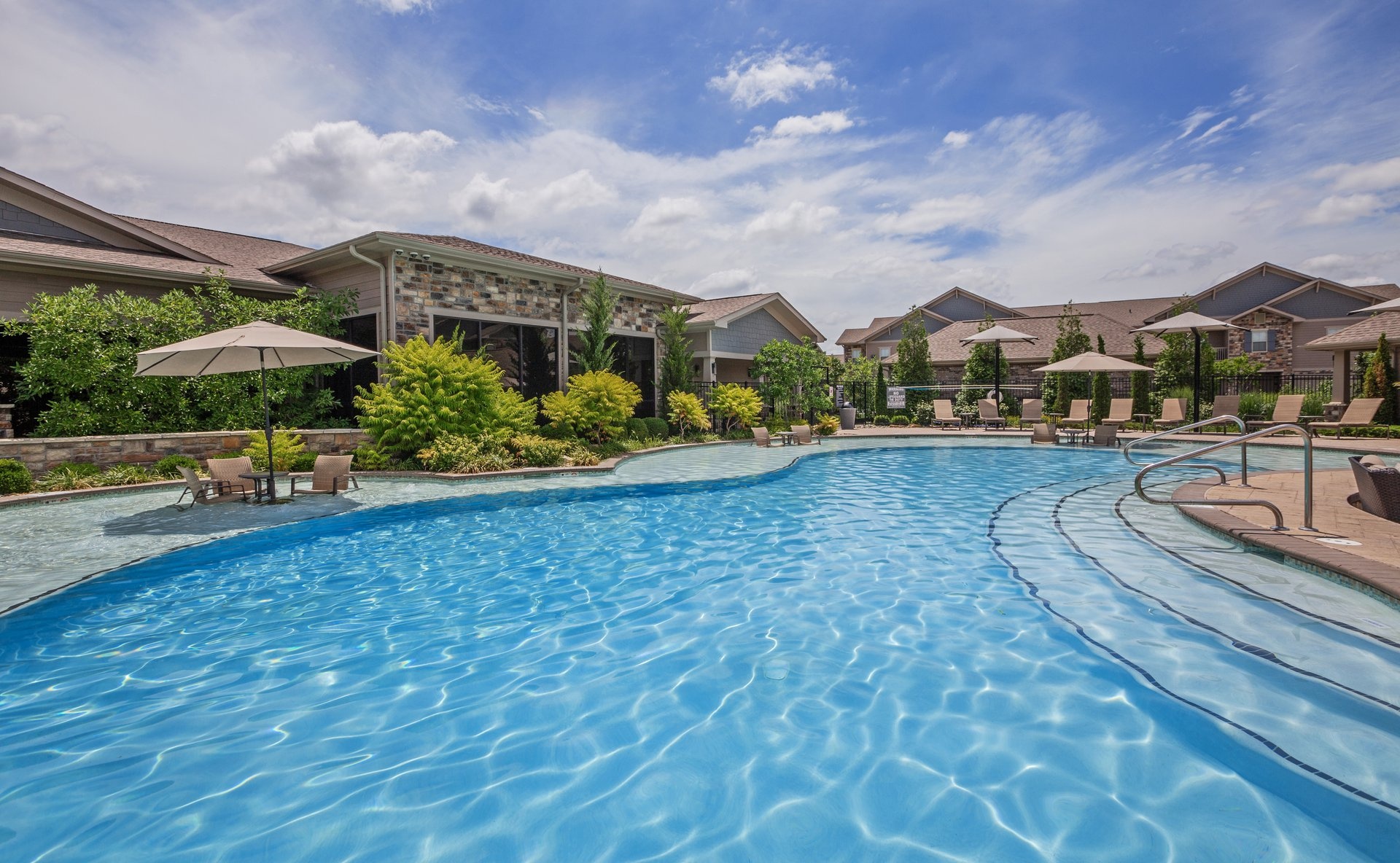 Stonepost Crossing Apartment Living in Overland Park, KS