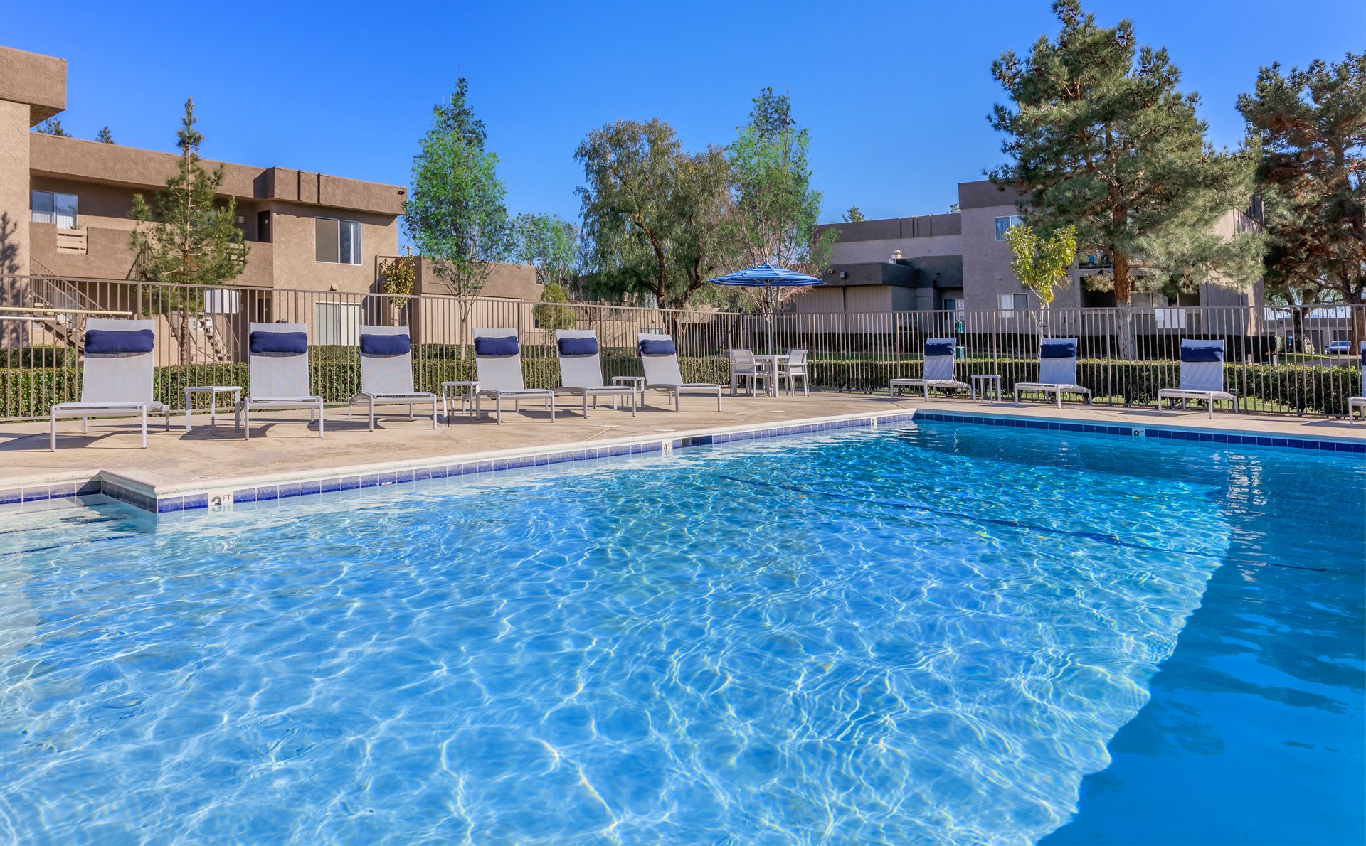 sunset view apartments hesperia Benito Winn