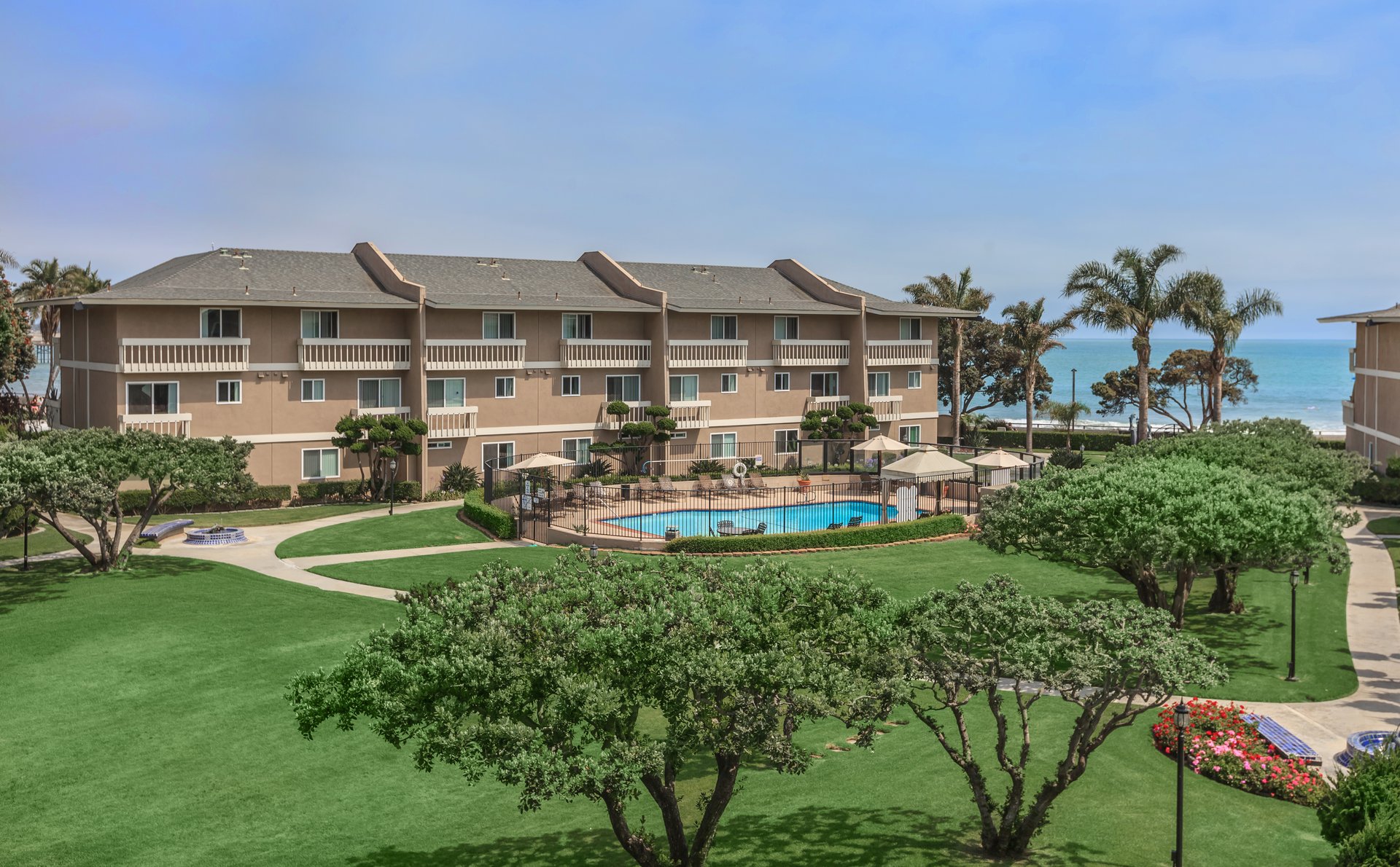 Beachfronter Townhome Apartments Apartment Living in Ventura, CA