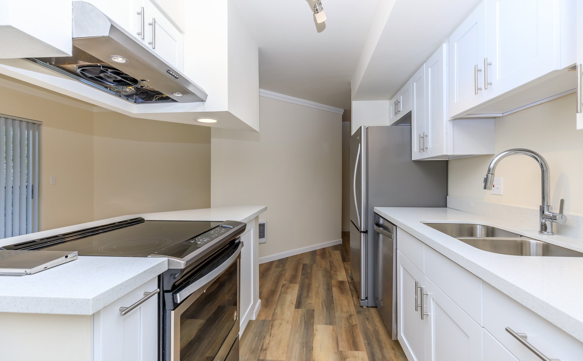 Jem Wey and Aloha Wey Apartments for Rent in Seattle, WA