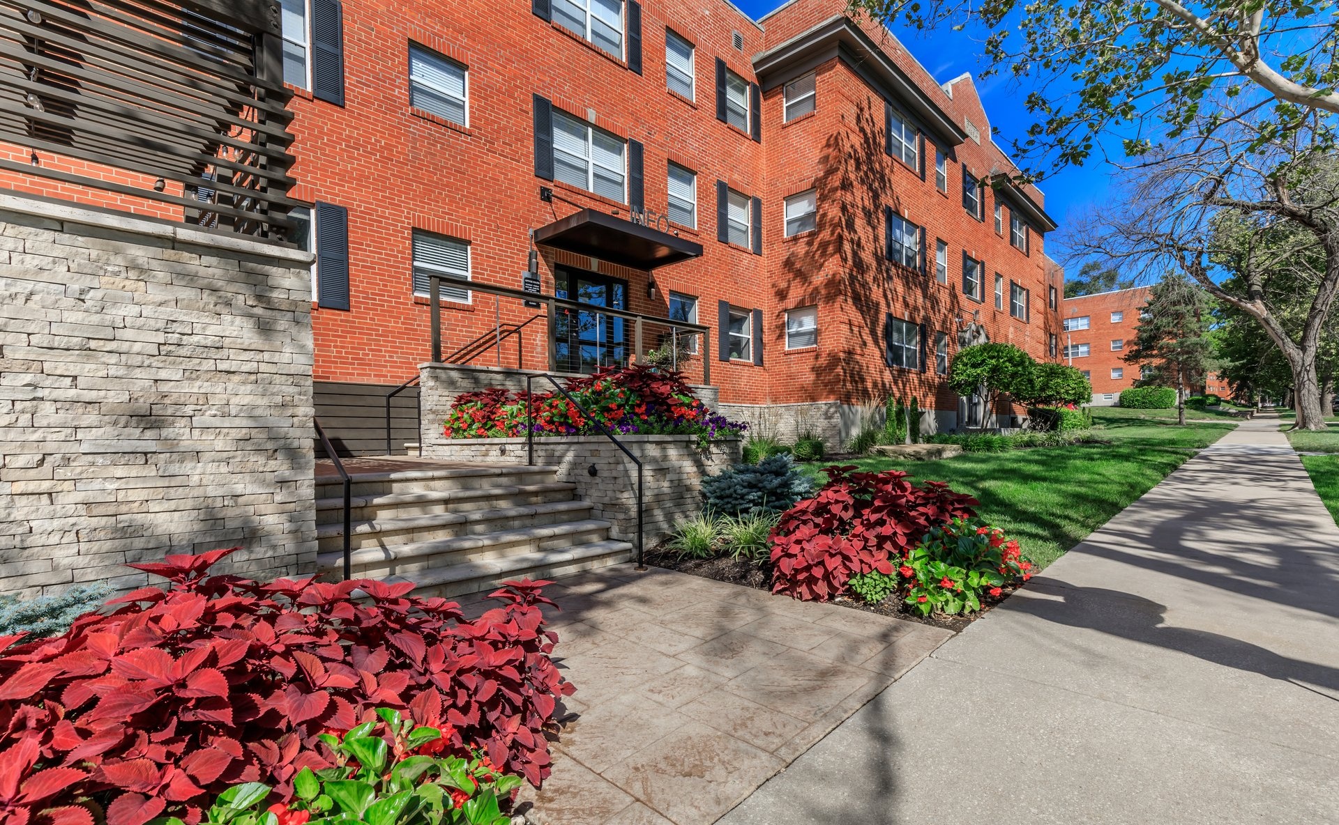 Infinity at Plaza West Apartment Living in Kansas City, MO