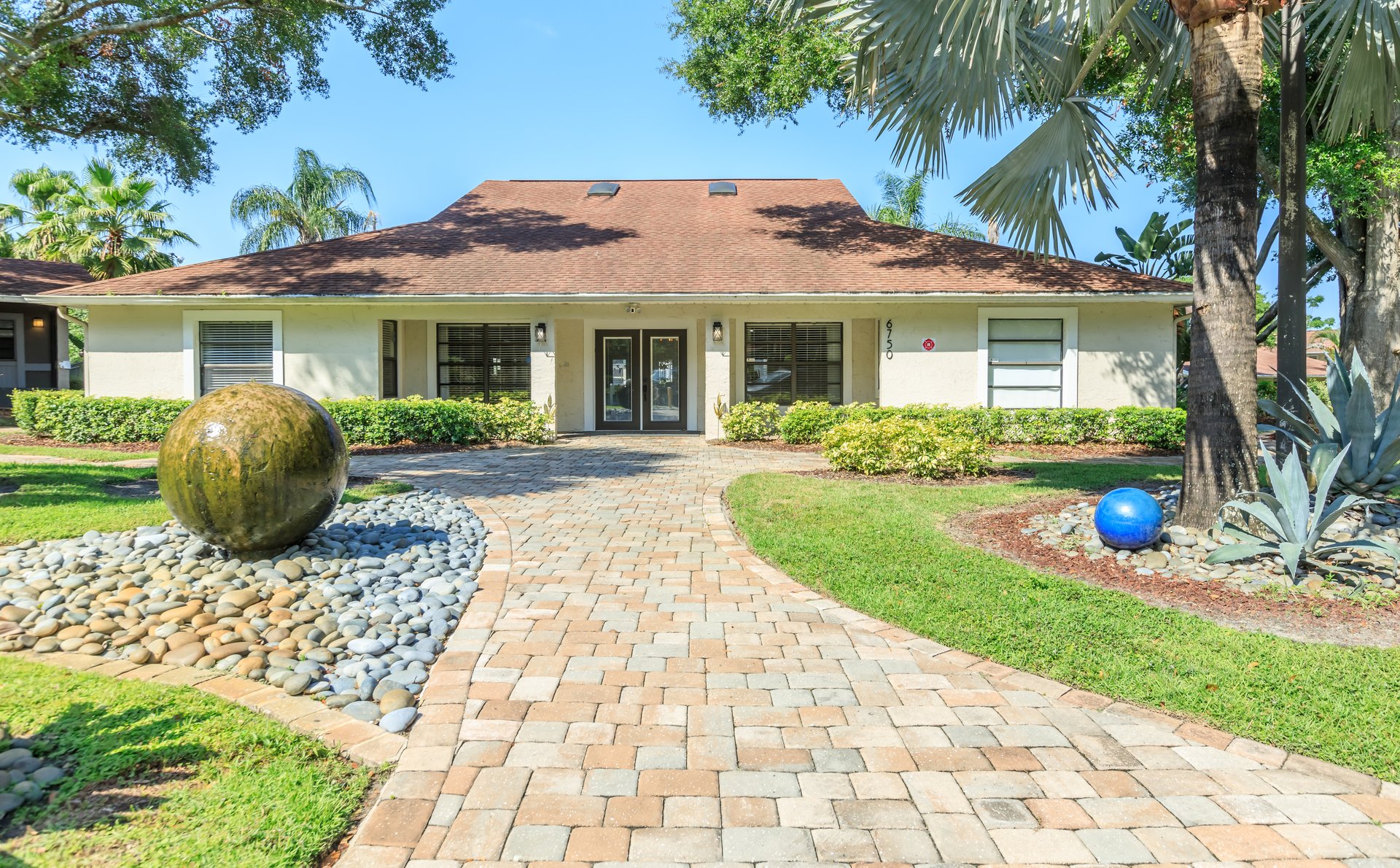 The Bentley at Maitland Apartments Apartment Living in Orlando, FL