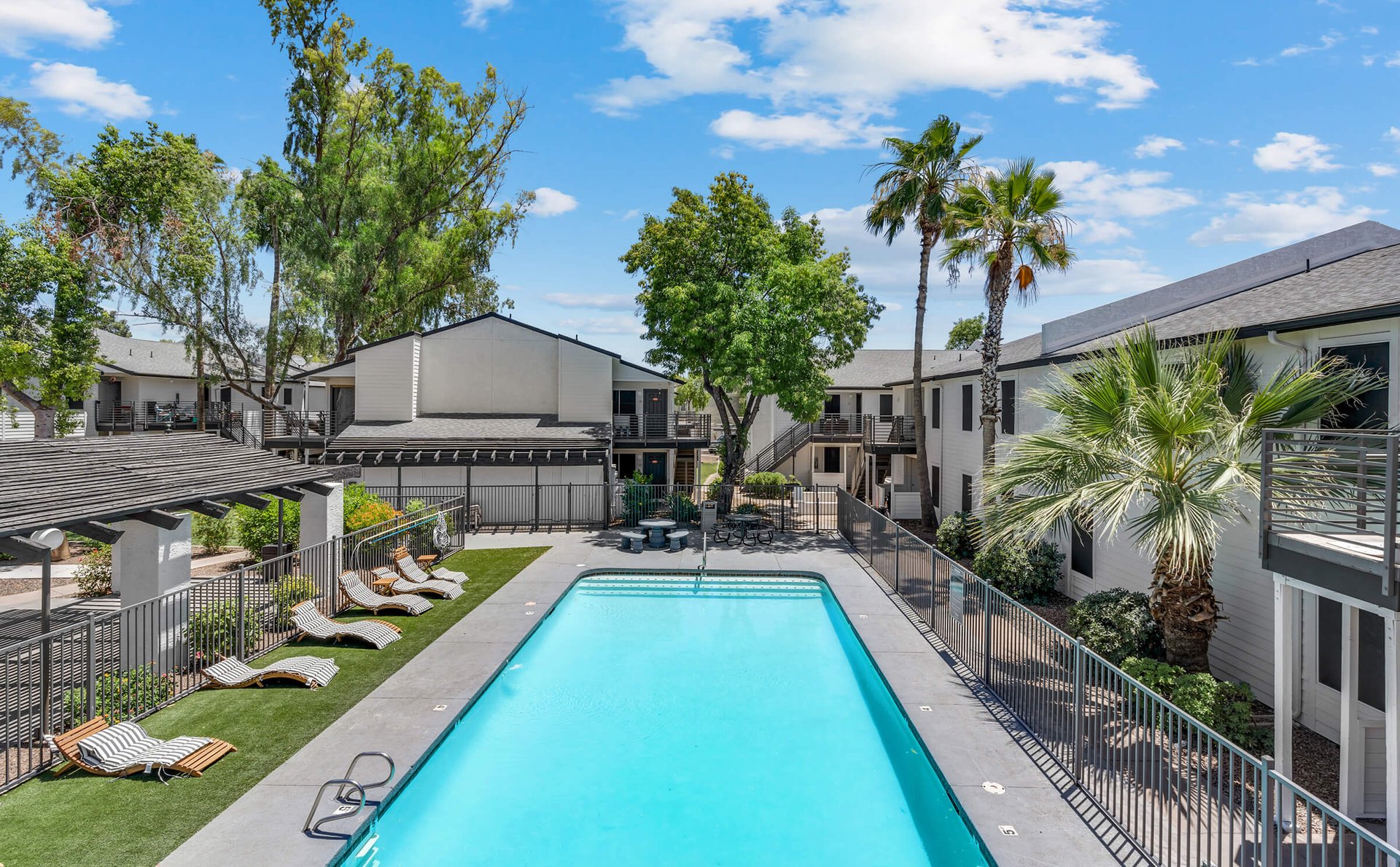 Tides on 7th Apartment Living in Phoenix, AZ