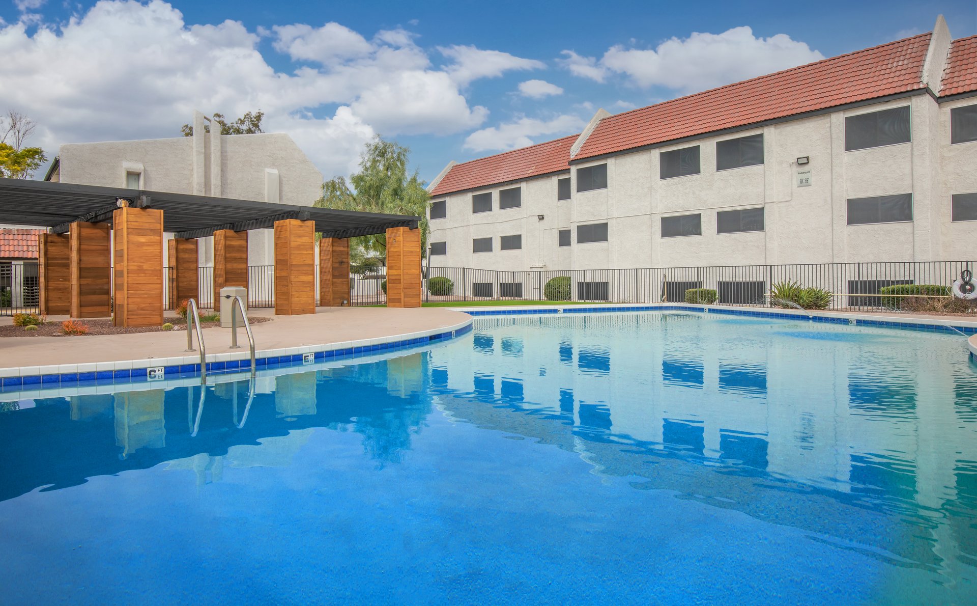 Tides on East Broadway Apartment Living in Tempe, AZ