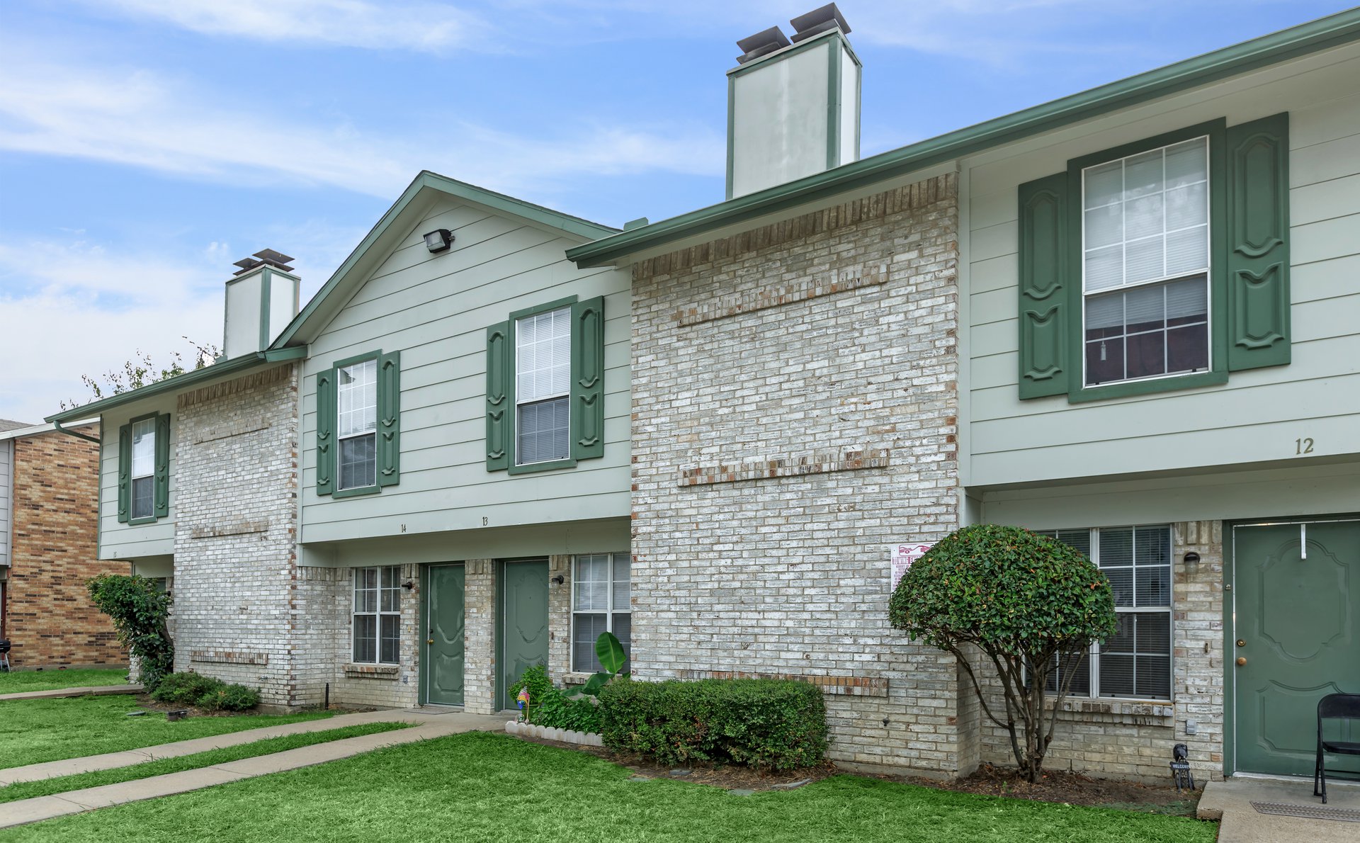 Fox Bend Townhomes Apartments in Garland, TX
