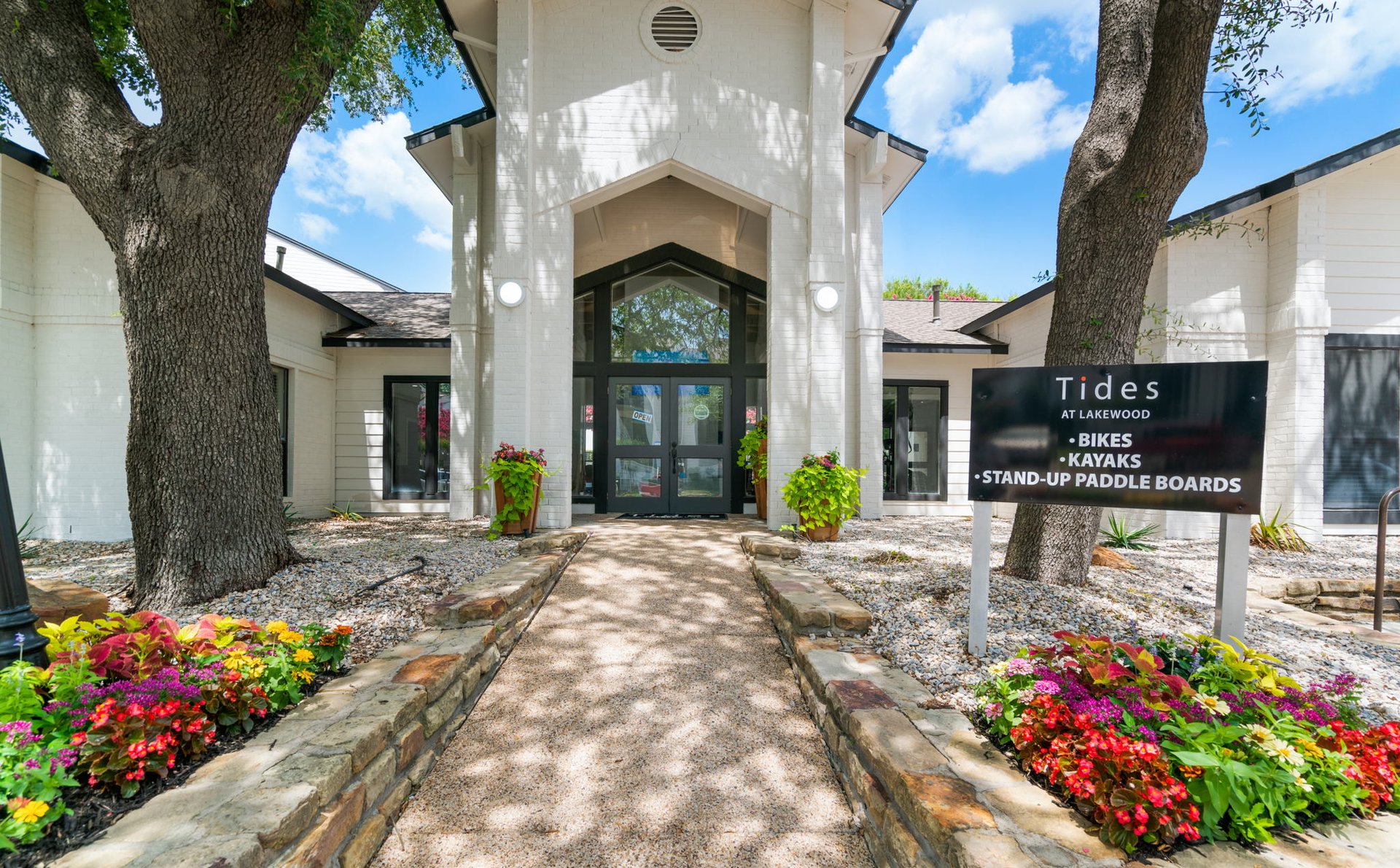 Tides at Lakewood Apartment Living in Dallas, TX