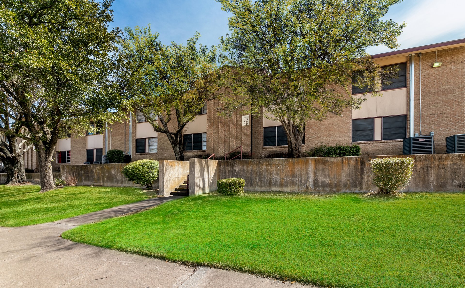Vista Terraza Apartment Living in Grand Prairie, TX