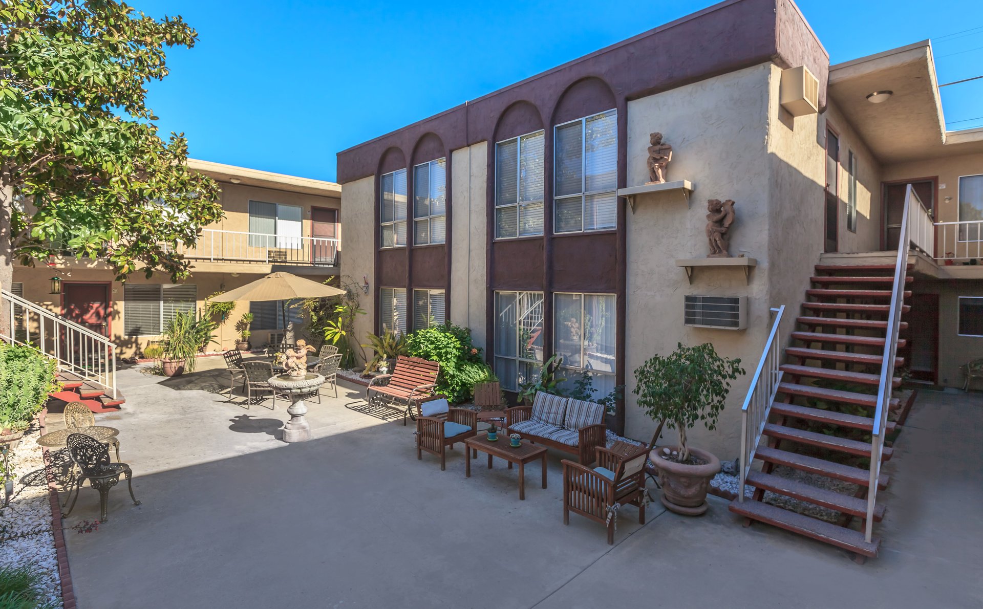 Arizona Towers Apartment Living in San Diego, CA