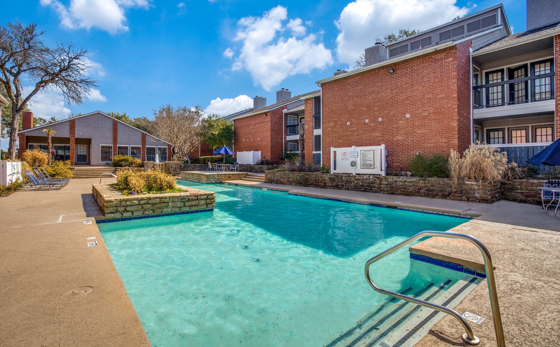 Rise at Highland Meadows Apartment Living in Dallas, TX