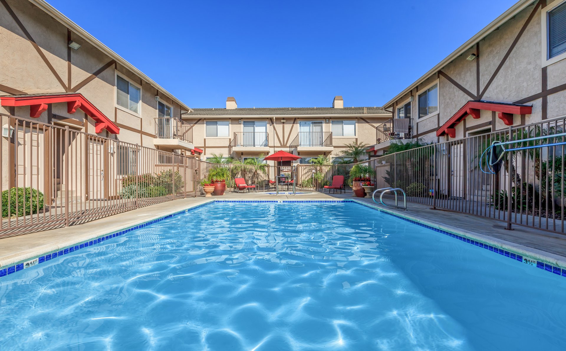 Pepper Valley Apartment Living in El Cajon, CA