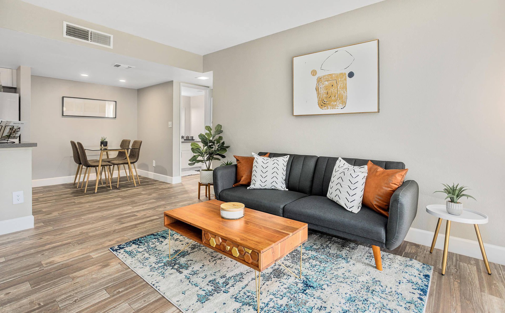 Rise Lakeside Apartment Living in Phoenix, AZ