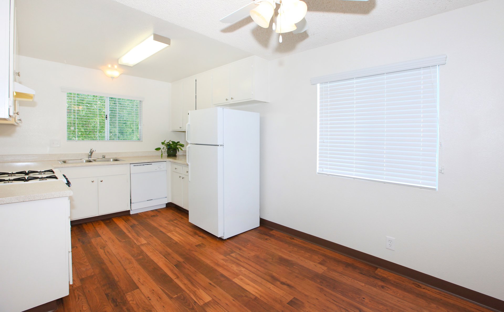 The Raymond Ritz Apartment Living in Ramona, CA