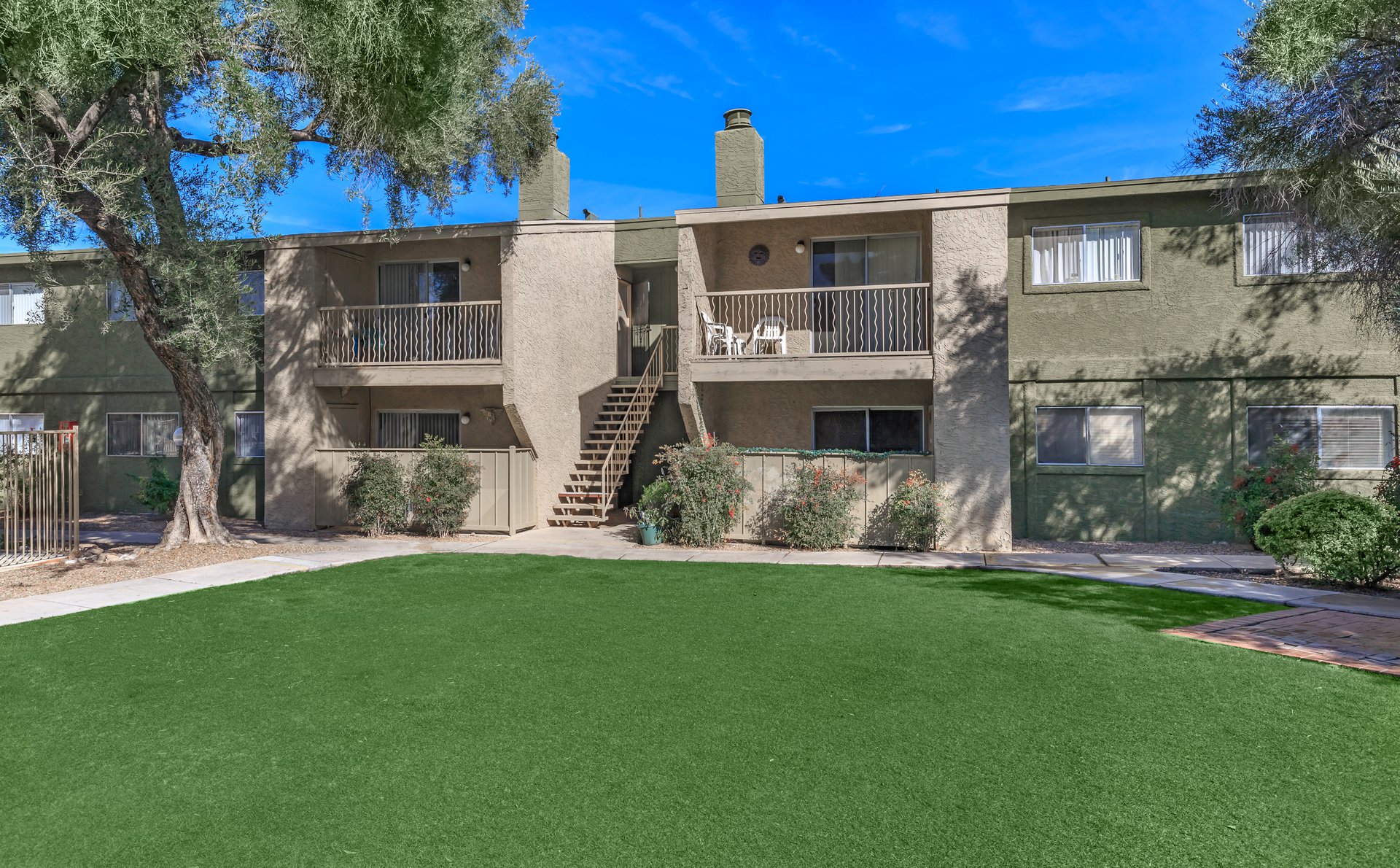 Green Leaf at Broadway Apartment Living in Tucson, AZ