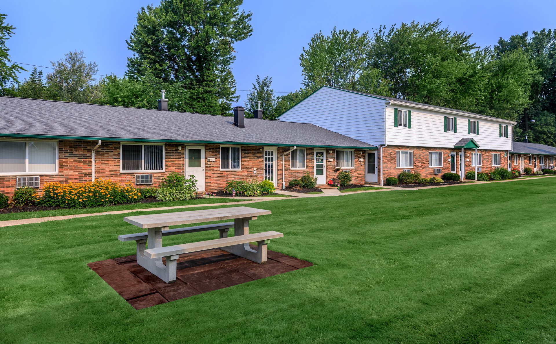 Summertree Apartments Apartment Living in MentorontheLake, OH