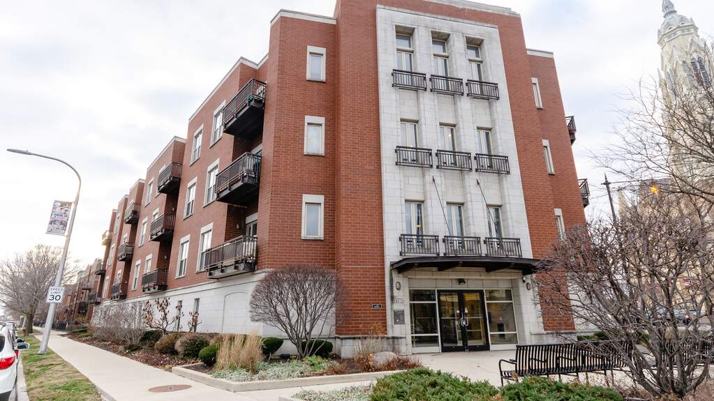 1075 W Roosevelt Road 403 Chicago, IL 60608 MLS 10962736 properties