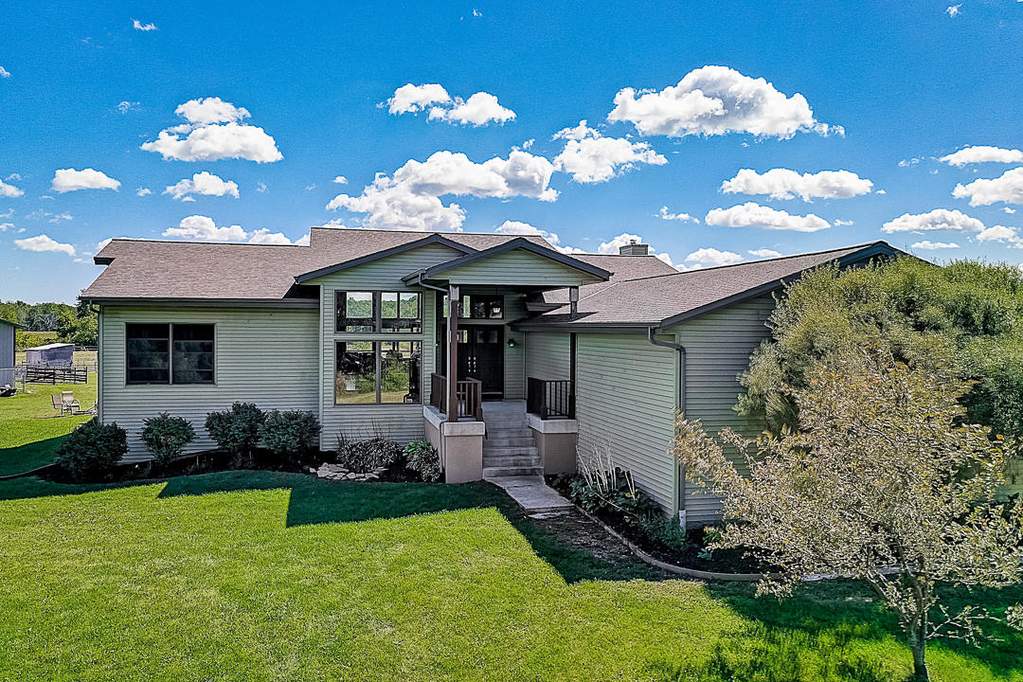 2580 County Highway Cc Hartford, WI 53027 MLS 1708718 properties