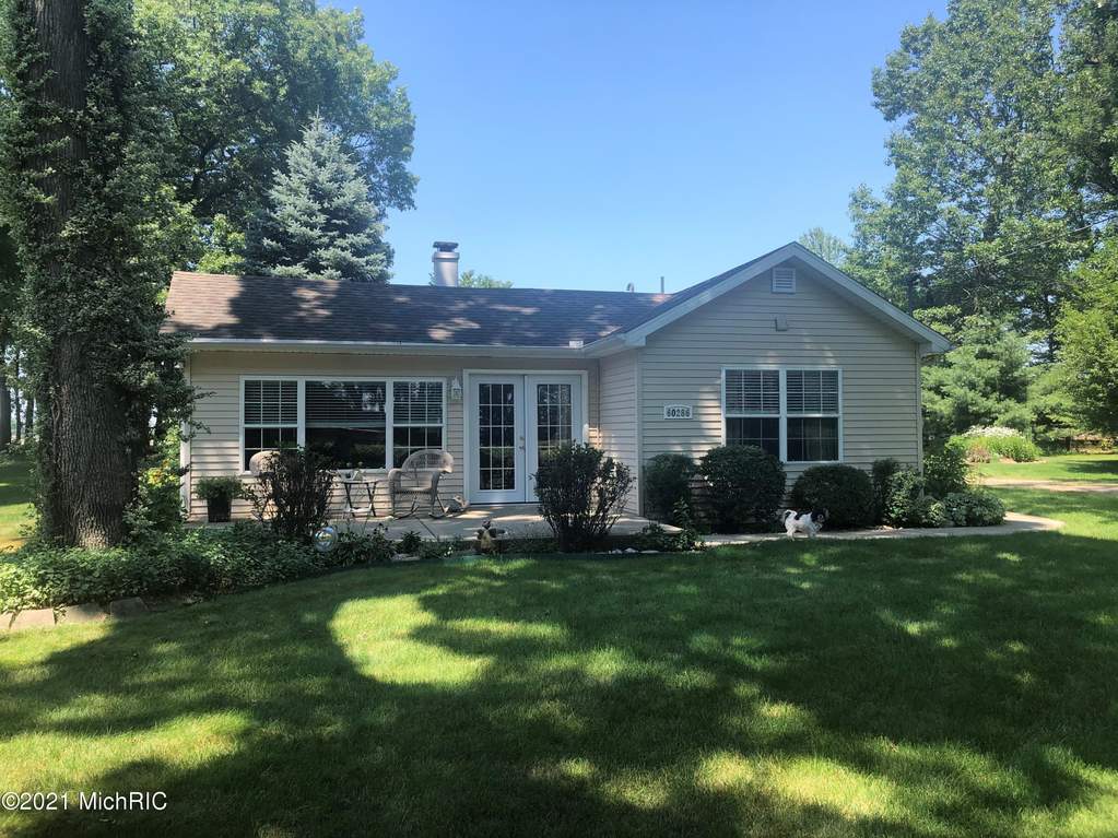 60286 Walnut Drive Decatur, MI 49045 MLS 21002879 properties