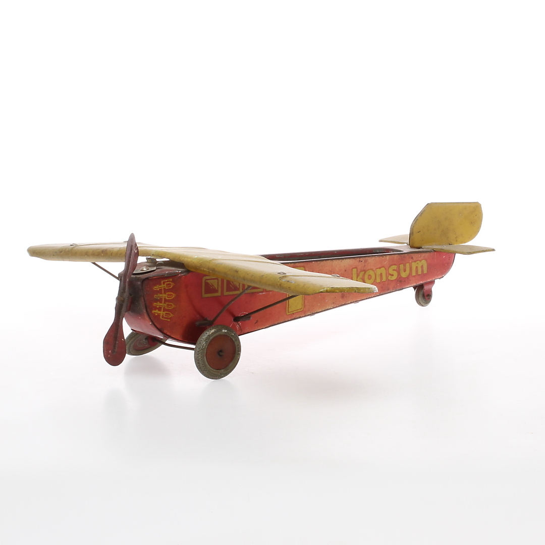 Bilder för 228584. FLYGPLAN KONSUM i plåt, 1930tal.