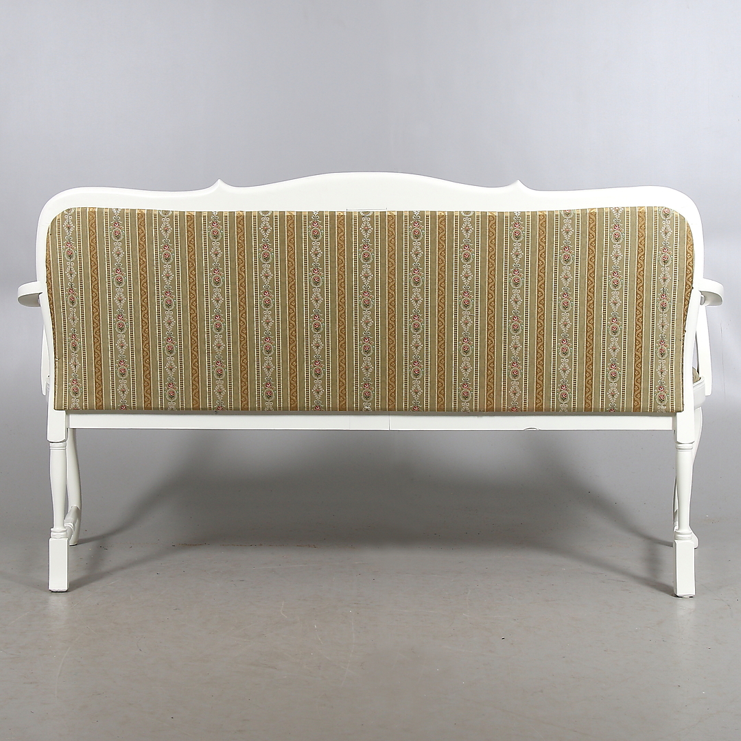 Europamöbler Matfors Bilder för 474130. SOFFA, rokokostil, snickarmästare Ivar Holm Matfors