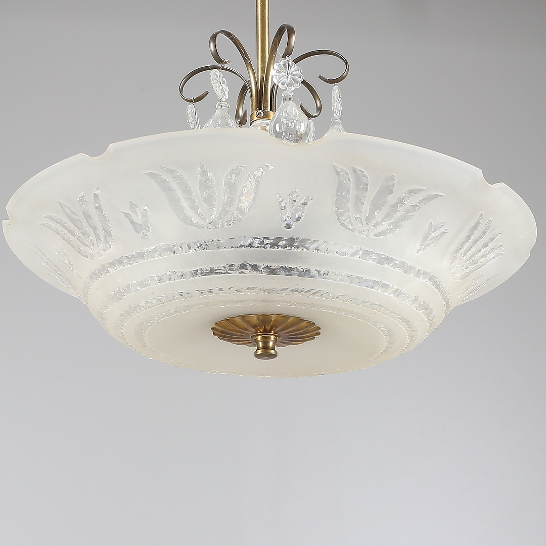 Takplafond Glas Bilder för 491571. TAKPLAFOND, glas/mässing, med prismor, 1900tal