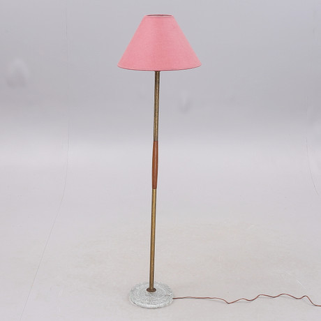 golvlampa glasfot Golvlampa Med Glasfot, Metall, Trä, 1900-Talets Andra Hälft. Belysning & Lampor - Golvlampor - Auctionet