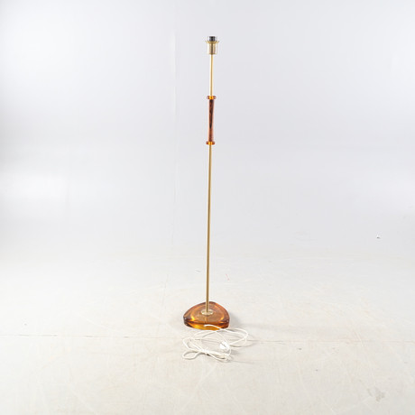 golvlampa glasfot Golvlampa Med Glasfot. Belysning & Lampor - Golvlampor - Auctionet