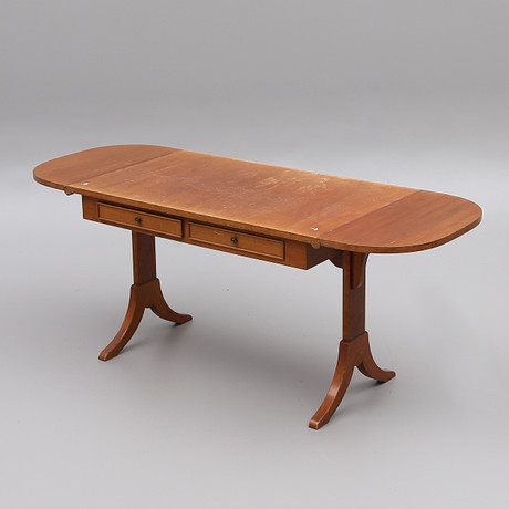 matbord med klaffar Matbord, Med Klaffar, 1960-Tal, Skiva Av Teak, Benställning Av Bok. Möbler - Bord - Auctionet