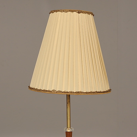 golvlampa glasfot Golvlampa, Mässing, Teak, Glasfot. Belysning & Lampor - Golvlampor - Auctionet