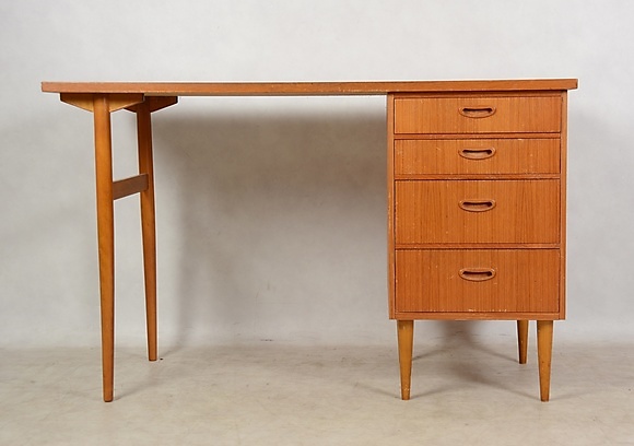 teak skrivbord Skrivbord, Teak, 1950/60-Tal. Möbler - Bord - Auctionet