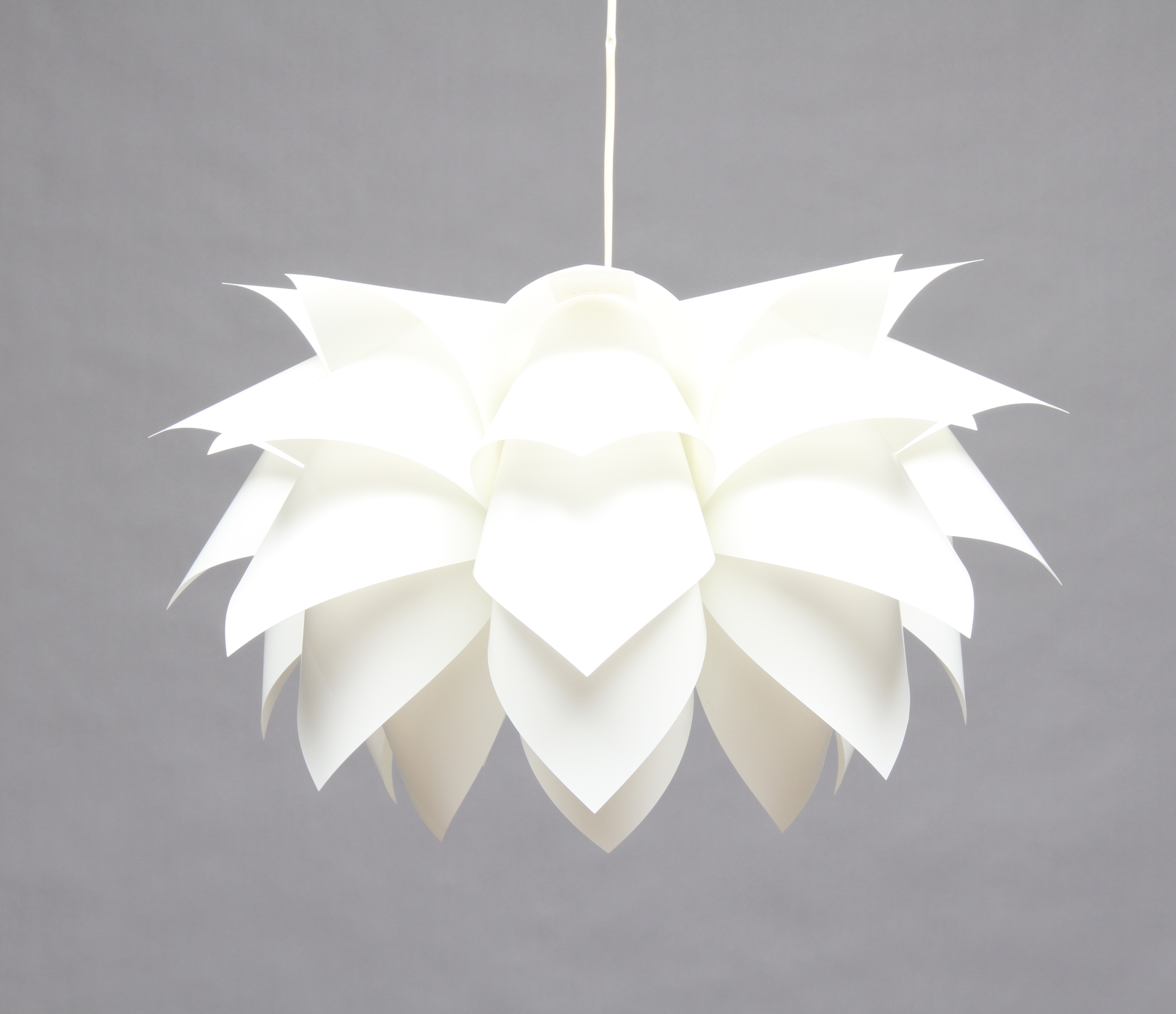 Taklampa Vit Plast Bilder för 10138. TAKLAMPA, vit plast, omärkt.